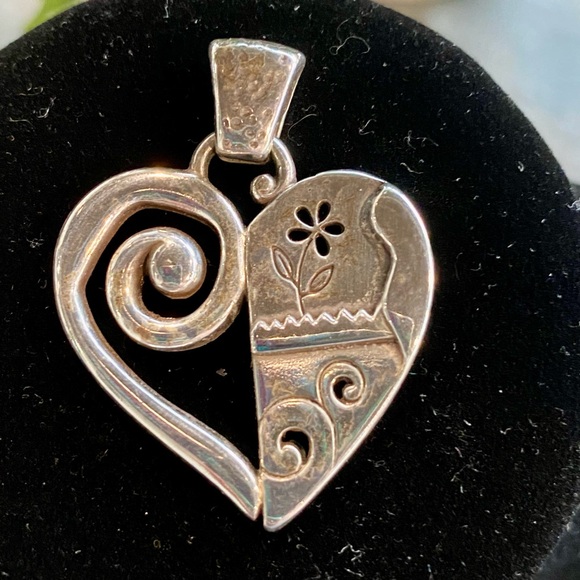 Brighton heart pendant. - Picture 2 of 2